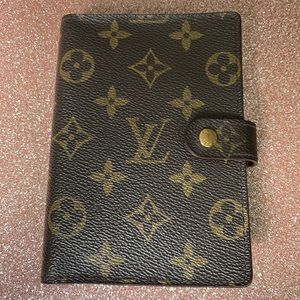 Louis Vuitton Small Agenda Ring Cover